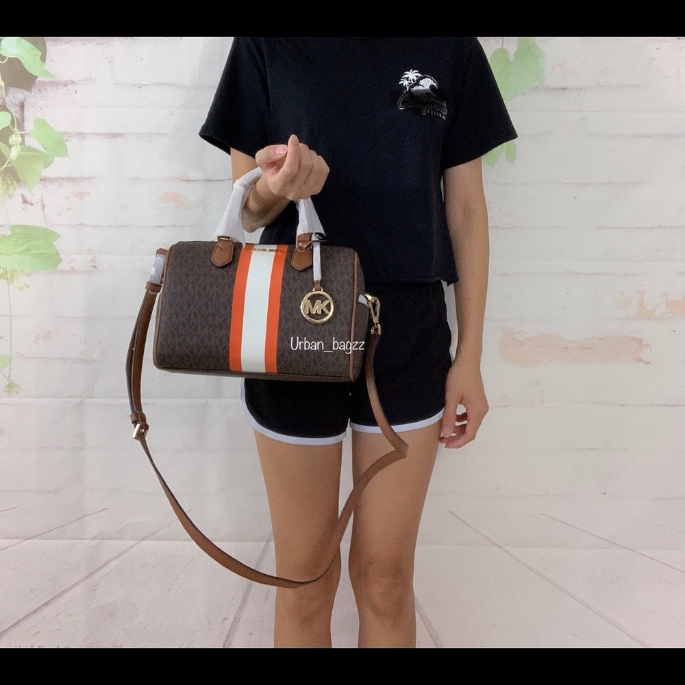 Michael Kors Bedford Small Duffle Satchel - Picture 10 of 12